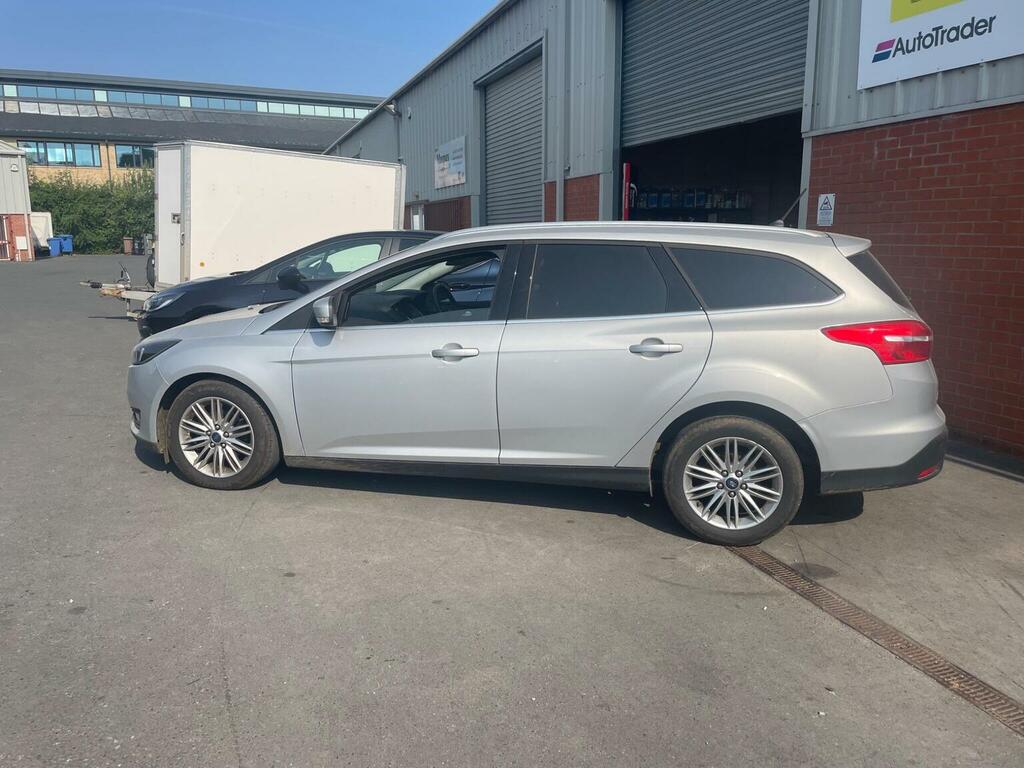 Ford Focus 1.5 Tdci Zetec Edition Euro 6 Ss FJ67GUW Silver #6