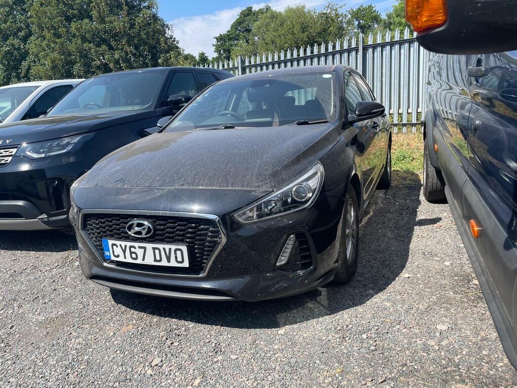Hyundai I30 1.6 Crdi Blue Drive Se Euro 6 Ss Black
