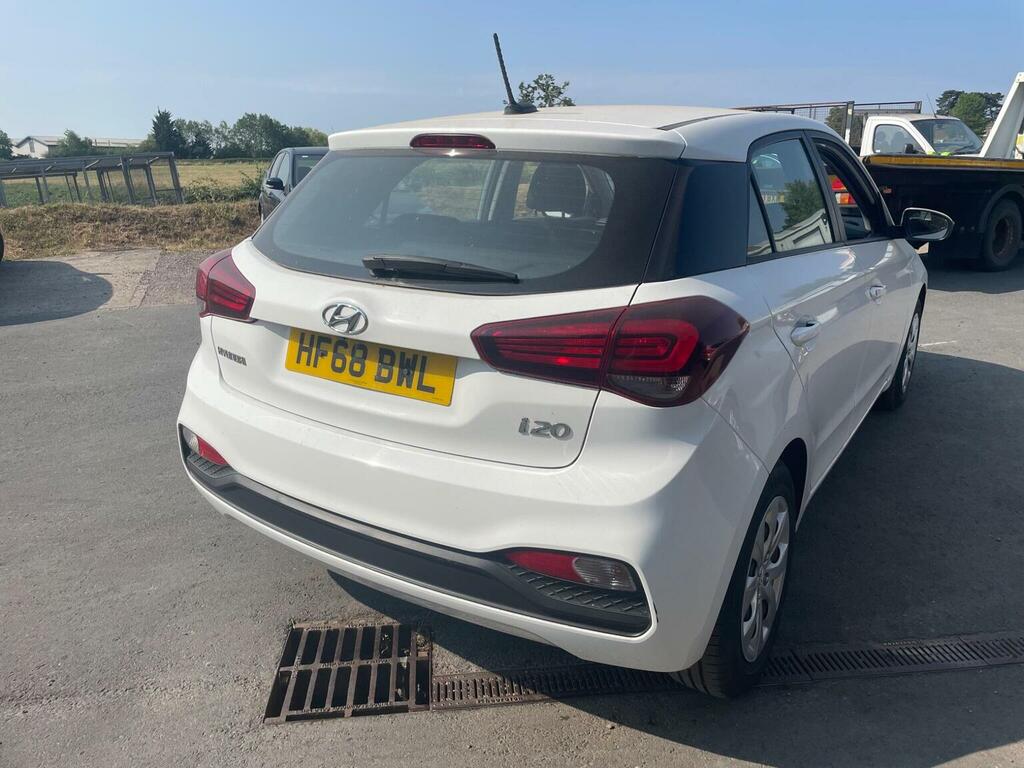 Hyundai I20 Se Black #10