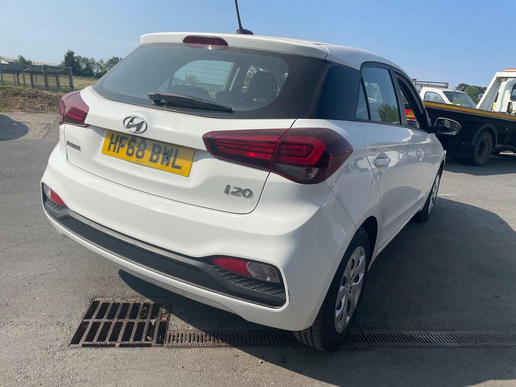 Hyundai I20 Se Black #11