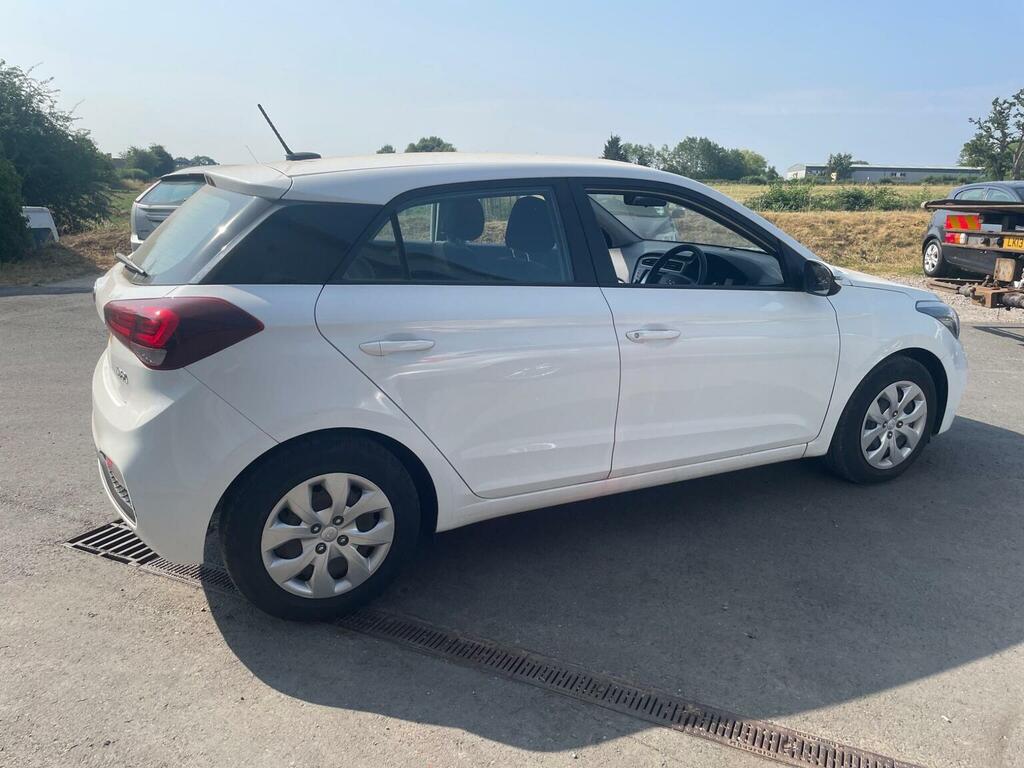 Hyundai I20 Se Black #13