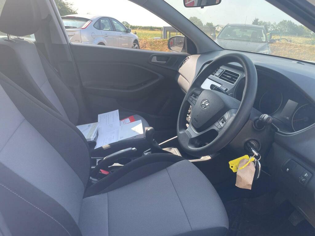 Hyundai I20 Se Black #21