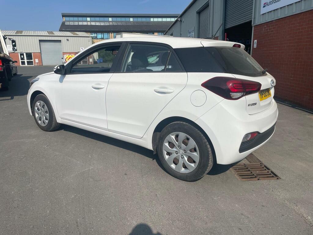 Hyundai I20 Se Black #8