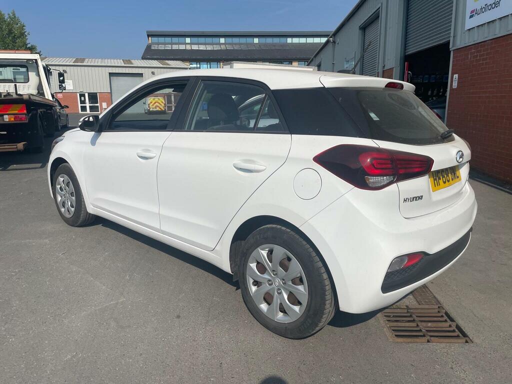 Hyundai I20 Se Black #9