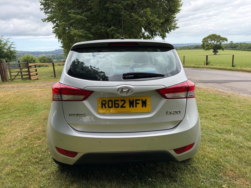 Hyundai Ix20 Active Silver #6