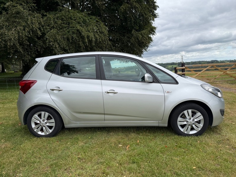 Hyundai Ix20 Active Silver #4