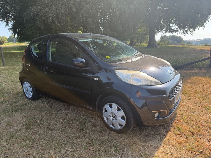 Peugeot 107 Active Black #3