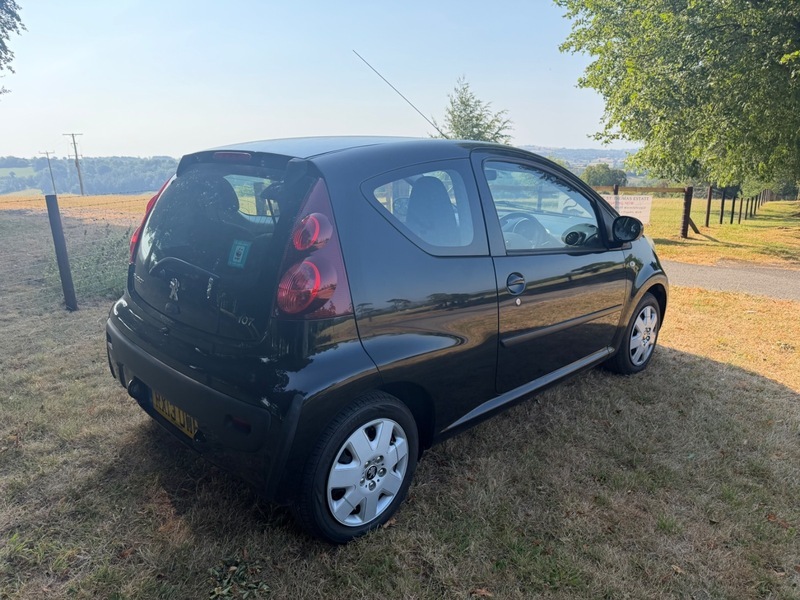 Peugeot 107 Active Black #5
