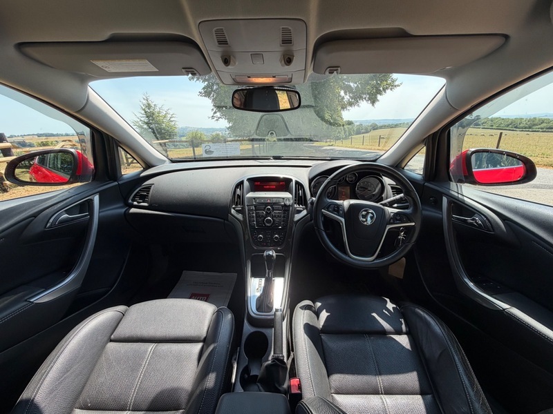 Vauxhall Astra Active White #9