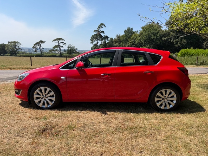 Vauxhall Astra Active White #8