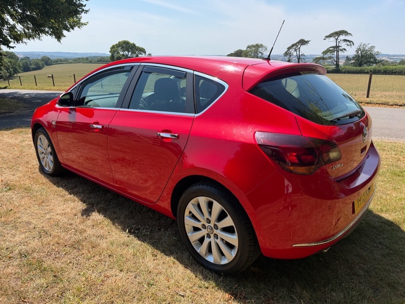 Vauxhall Astra Active White #7