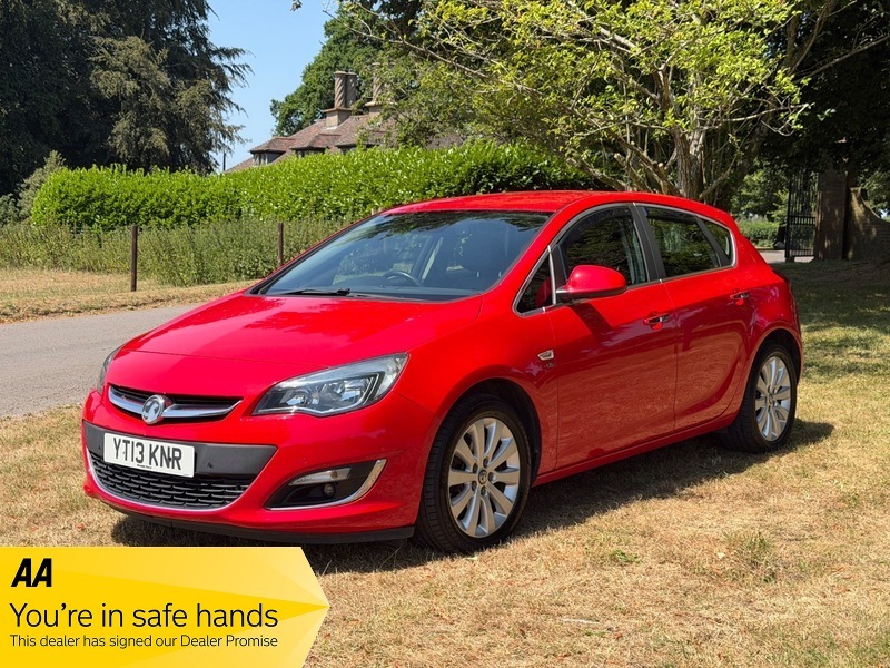 Vauxhall Astra Elite Cdti Red