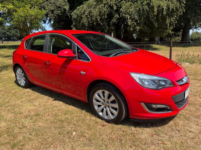 Vauxhall Astra Elite Cdti Red #3