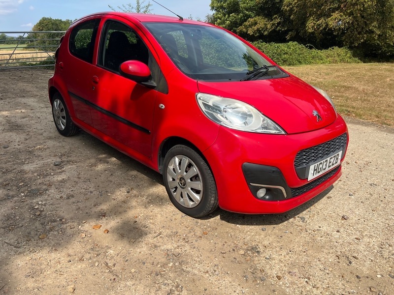 Peugeot 107 Active Red #2