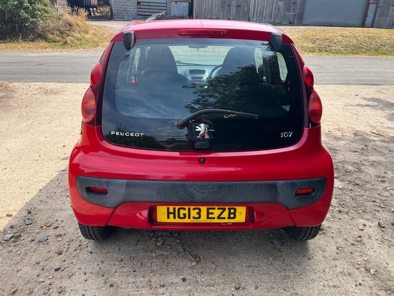Peugeot 107 Active Red #6