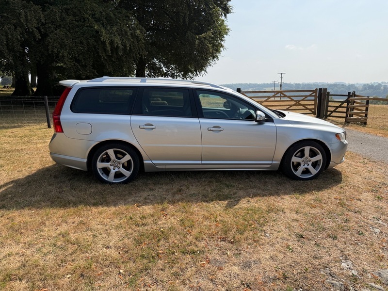 Volvo V70 D R-design Se Silver #2