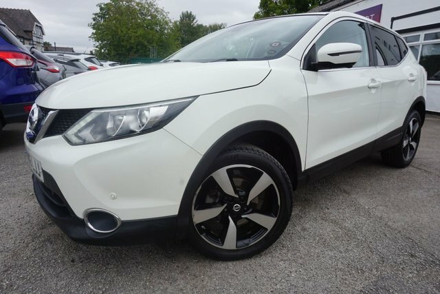 Nissan Qashqai 1.5 Dci N-connecta Suv 2Wd Euro White #2