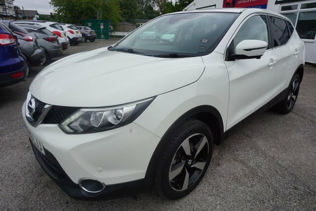 Nissan Qashqai 1.5 Dci N-connecta Suv 2Wd Euro White #3