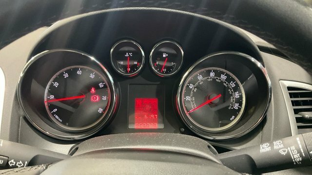 Vauxhall Astra 1.4I Excite Hatchback Euro 6 10 White #2
