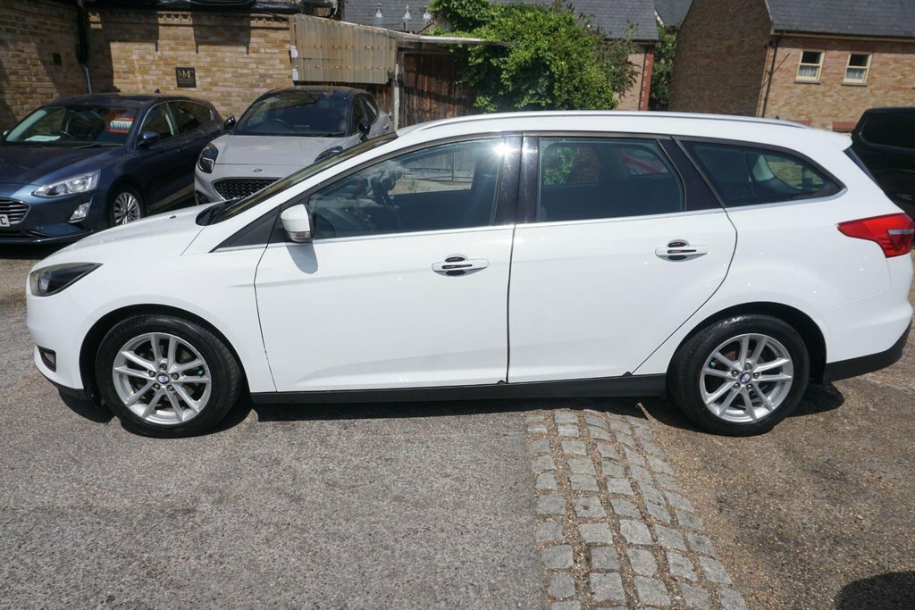 Ford Focus Hatchback Grey #8