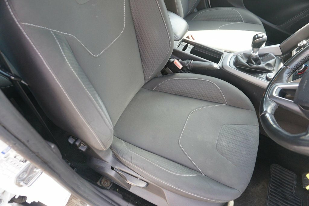 Ford Focus Hatchback Grey #15
