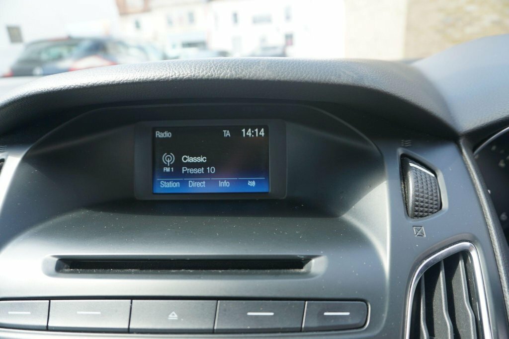 Ford Focus Hatchback Grey #32