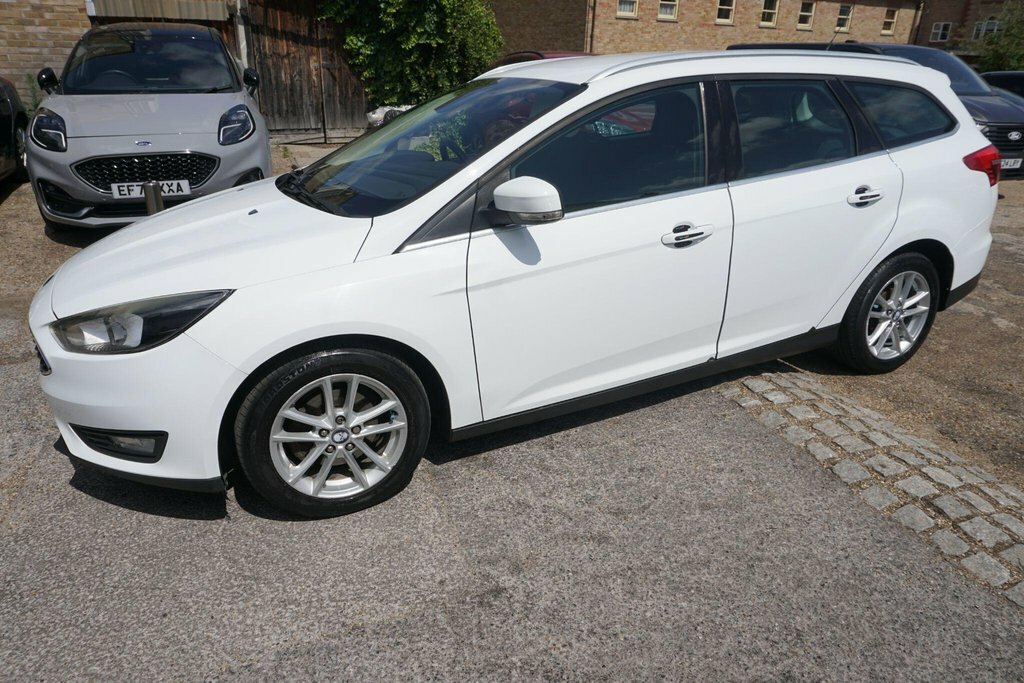 Ford Focus Hatchback Grey #7