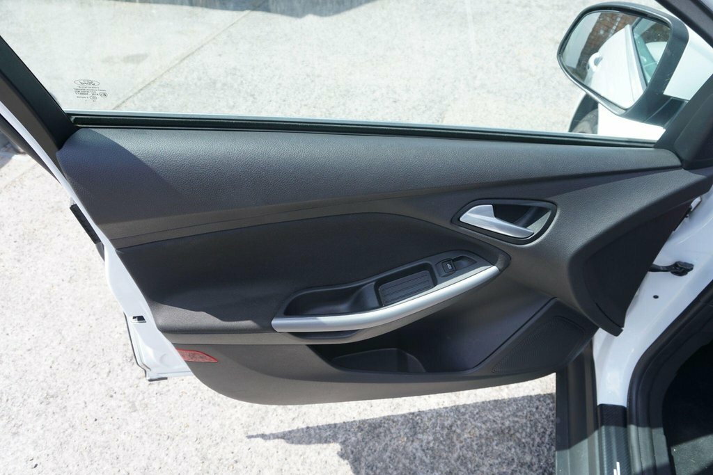 Ford Focus Hatchback Grey #24