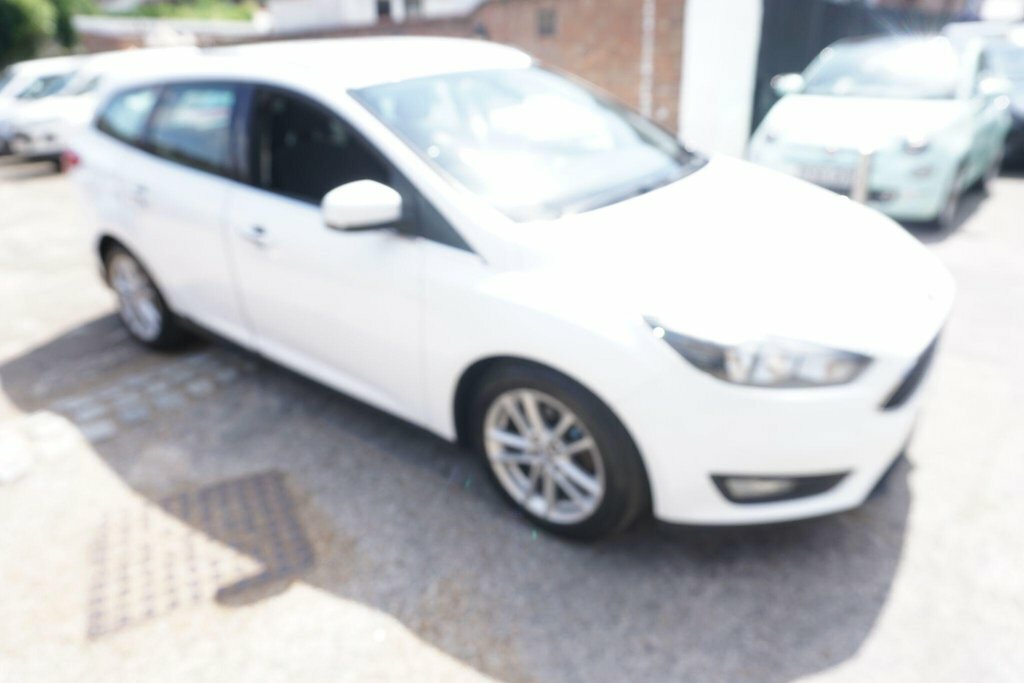 Ford Focus 1.6 Tdci Zetec Euro 5 Ss DF64TZZ White #2