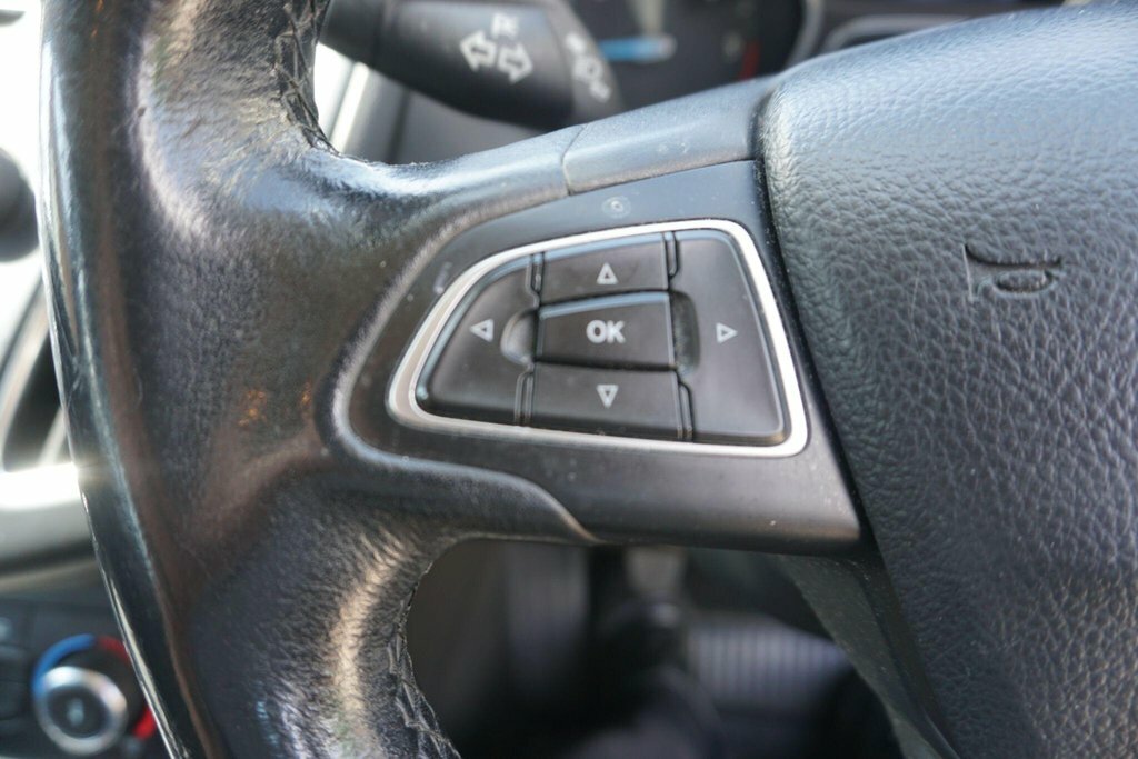 Ford Focus Hatchback Grey #19