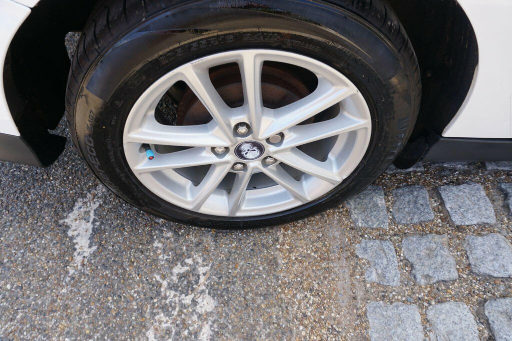 Ford Focus Hatchback Grey #28