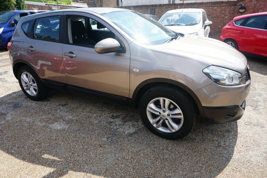 Nissan Qashqai 1.6 Acenta 2Wd Euro 5 Ss Beige