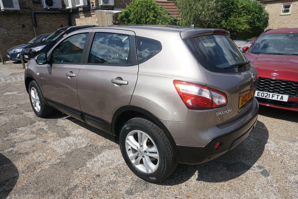 Nissan Qashqai 1.6 Acenta 2Wd Euro 5 Ss Beige #4
