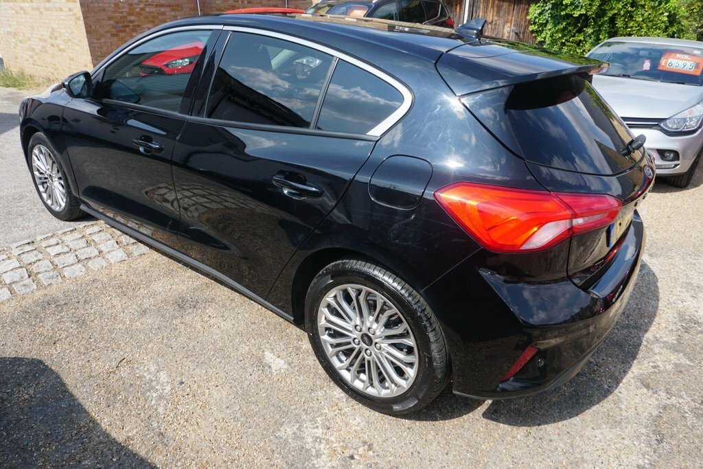 Ford Focus 1.0T Ecoboost Titanium X Euro 6 Ss EA69OFC Black #4