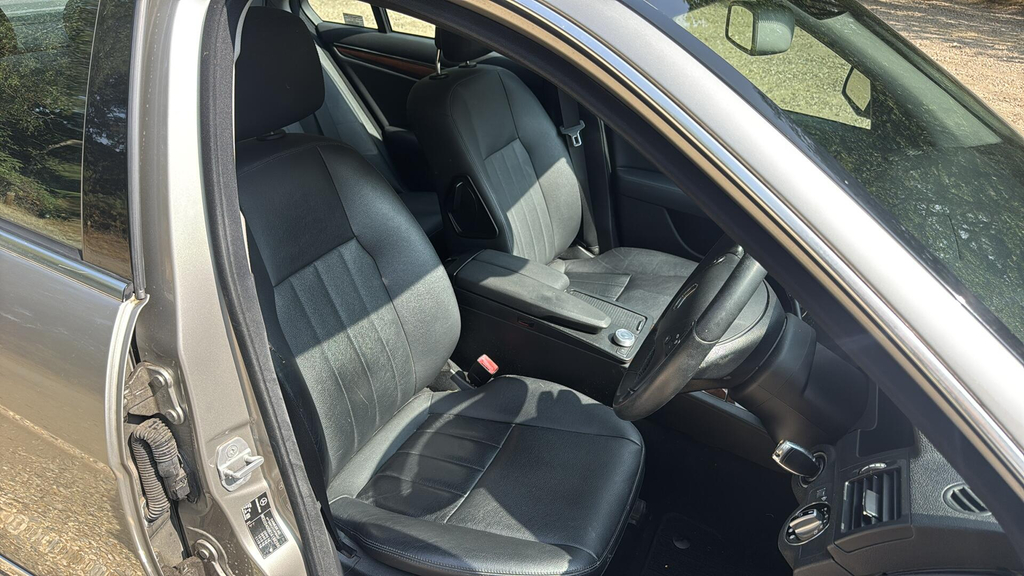 Mercedes-Benz C Class Saloon Silver #33