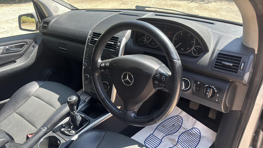 Mercedes-Benz A Class A160 Classic Se Cvt Grey #35