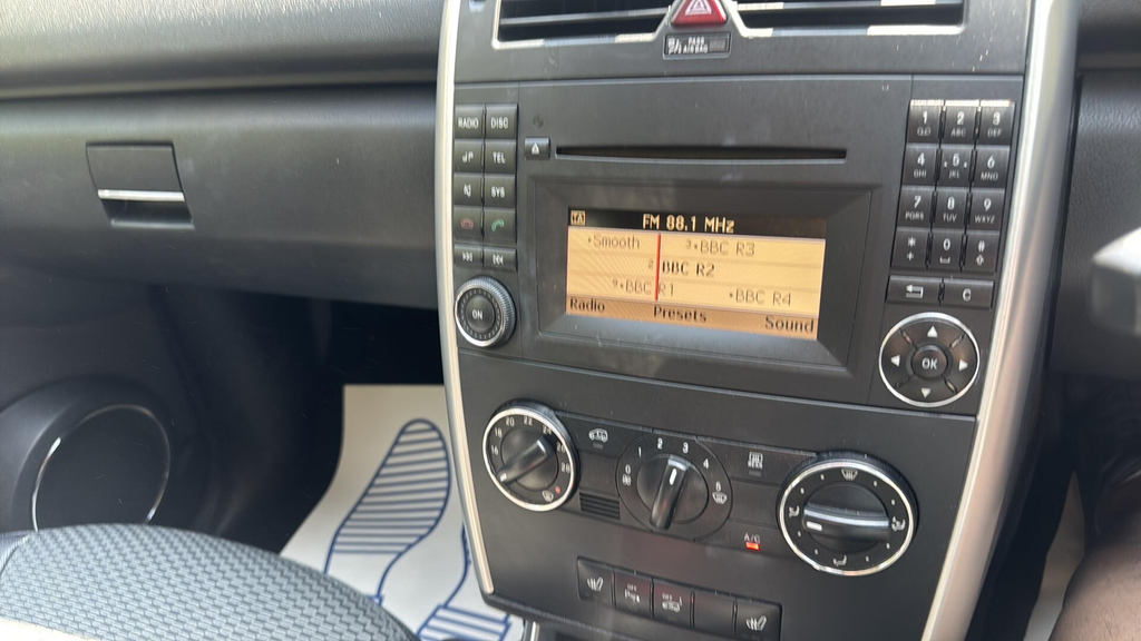 Mercedes-Benz A Class A160 Classic Se Cvt Grey #37