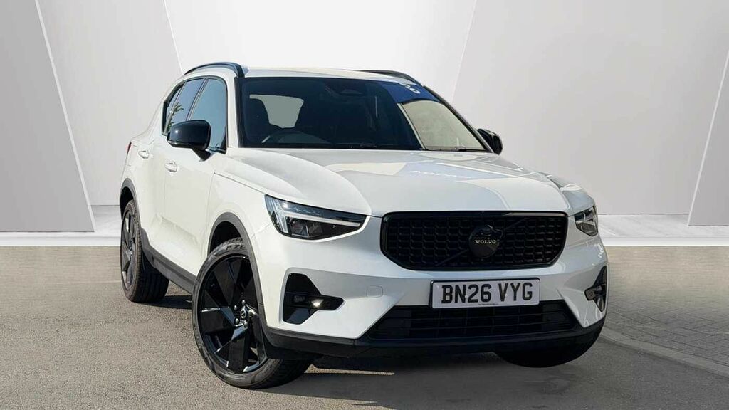 Volvo XC40 B3 163Bhp Plus Black Edition Mild Hybrid - Heat BN26VYG White