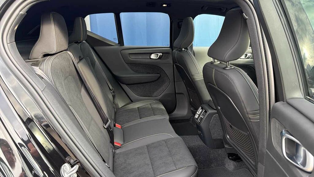 Volvo EX40 Twin Motor 436Bhp Ultra Black Edition Performanc BN26VWV Black #6