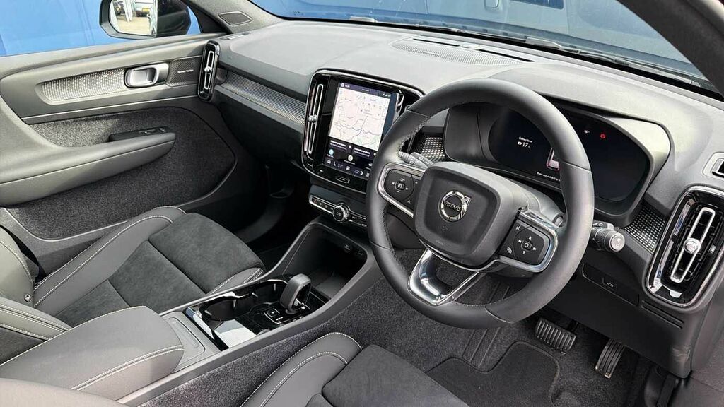 Volvo EX40 Twin Motor 436Bhp Ultra Black Edition Performanc BN26VWV Black #4