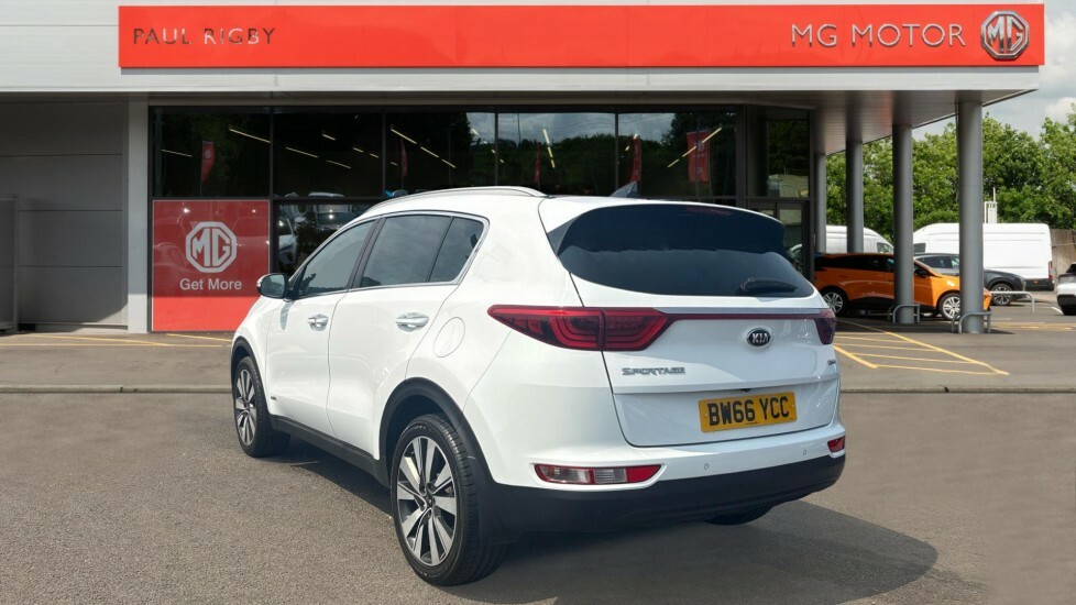 Kia Sportage 2.0 Crdi Kx-4 Awd Euro 6 BW66YCC White #2