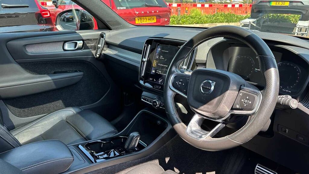 Volvo XC40 R-design Pro, T3 KP70ZGZ Red #4
