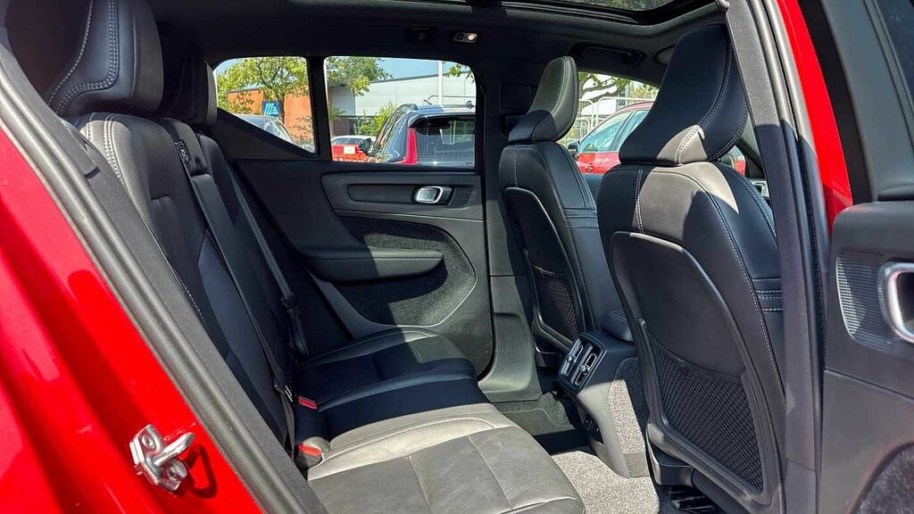 Volvo XC40 R-design Pro, T3 KP70ZGZ Red #6