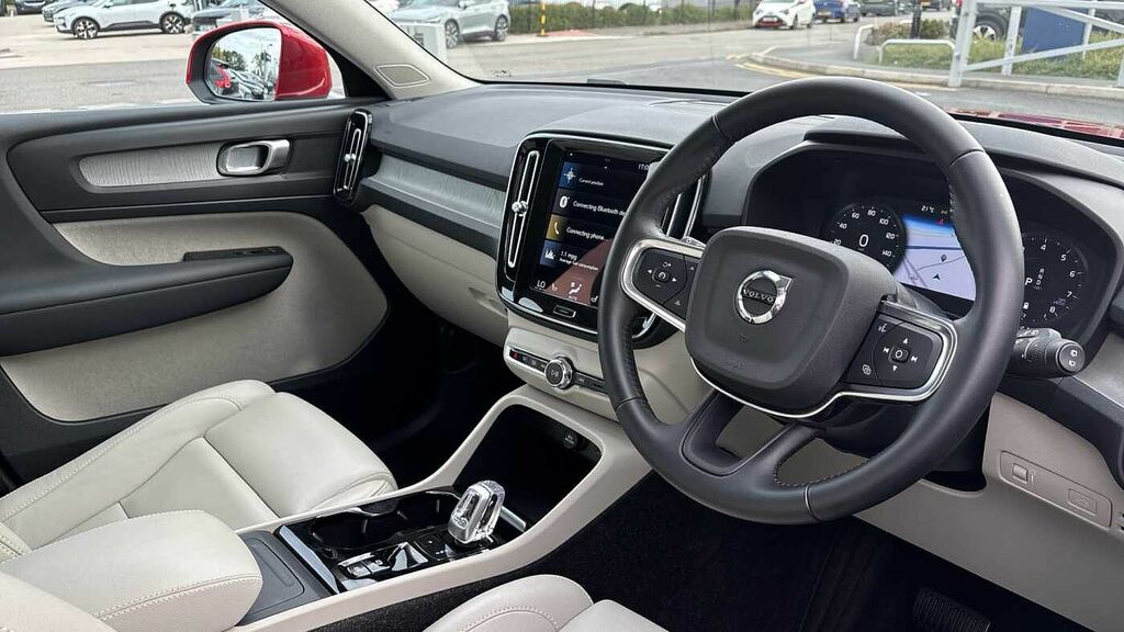 Volvo XC40 2.0 B4p Inscription Pro Red #4
