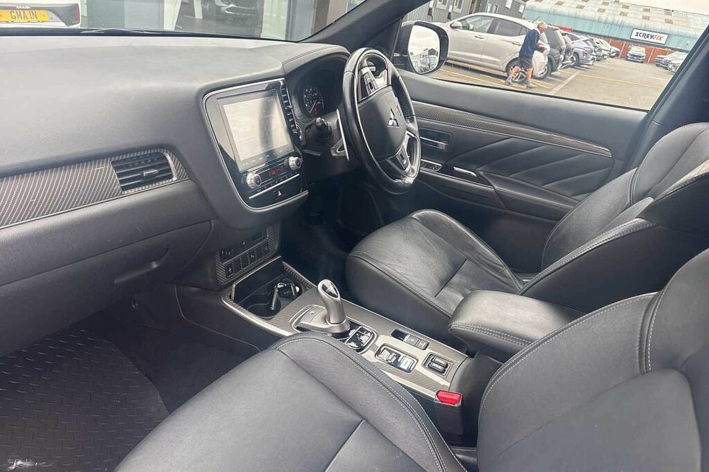 Mitsubishi Outlander 2.4 Phev Dynamic WN20VYH Black #2