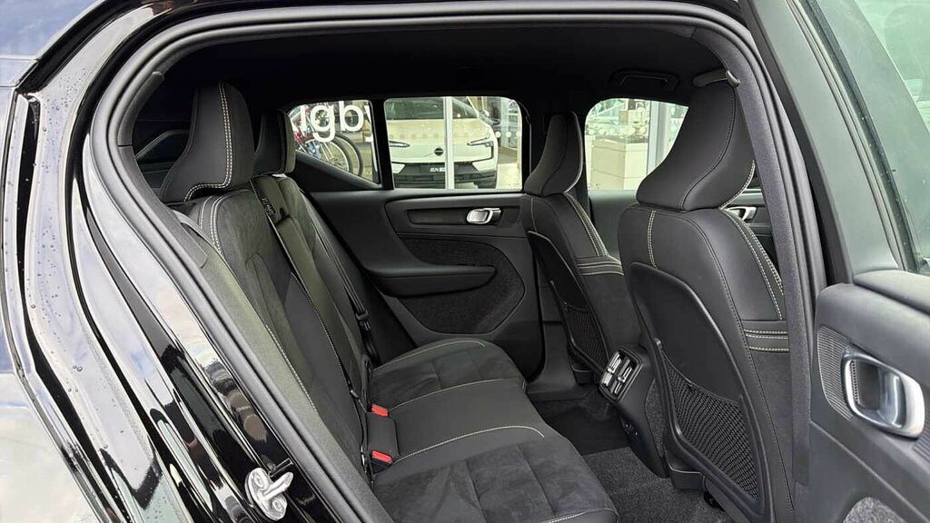 Volvo XC40 B3 161Bhp Plus Dark Mild Hybrid - Heated Seats BW26LWO Black #6
