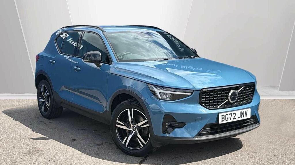 Volvo XC40 B3 161Bhp Plus Dark Mild Hybrid - Heated Seats Blue