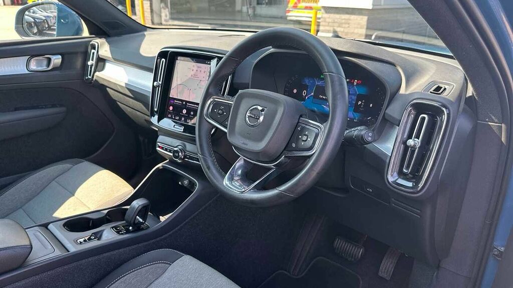 Volvo XC40 Core, B3 Mild Hybrid, DY73FVA Blue #4