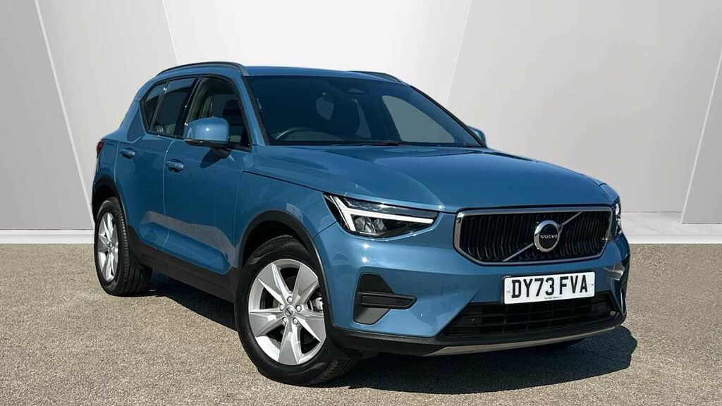 Volvo XC40 Core, B3 Mild Hybrid, Blue