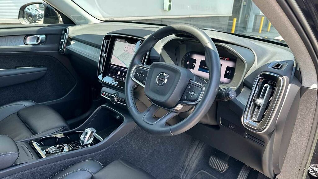 Volvo XC40 Plus, B3 Mild Hybrid, Dark CA23FKM Black #4
